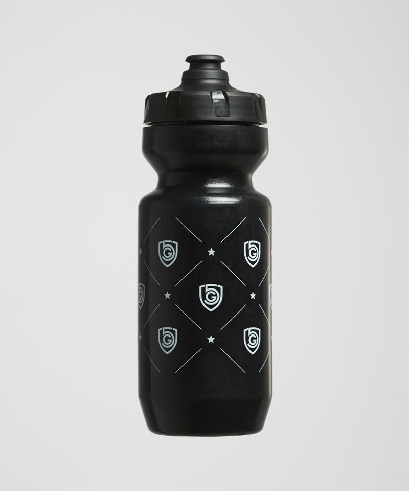 The black Purist 22oz water bottle displays the G5 Logo.