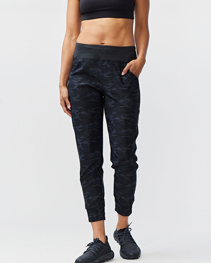 Size deals 4 Lululemon Align Jogger BLACK 7/8 Full Length